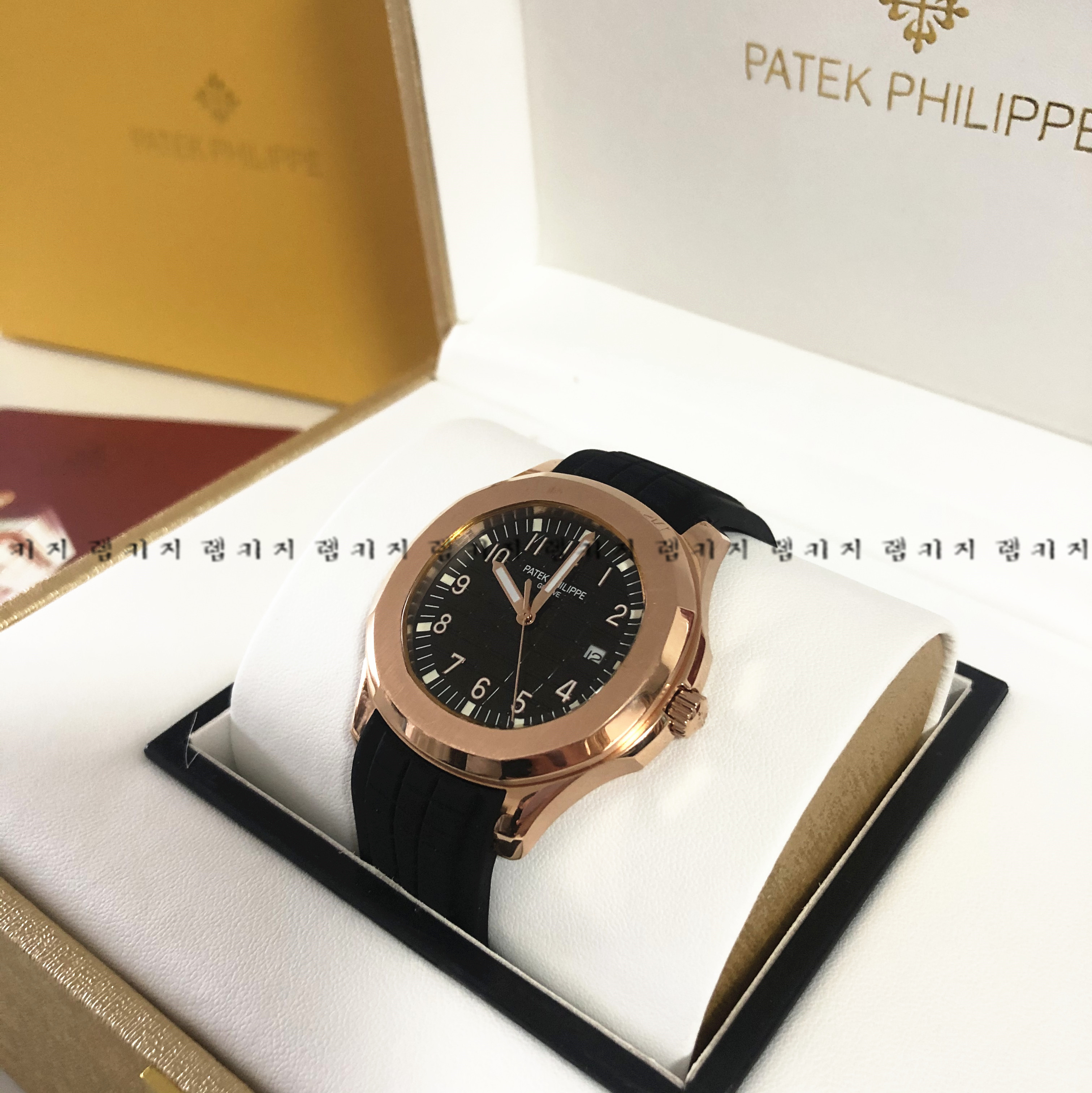 파텍필립 아쿠아넛 골드베젤 블랙 우레탄 러버밴드